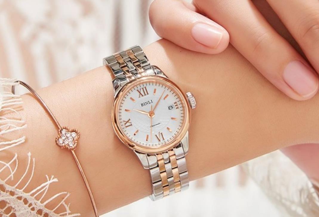 Which type of custom watch for women should I choose?
