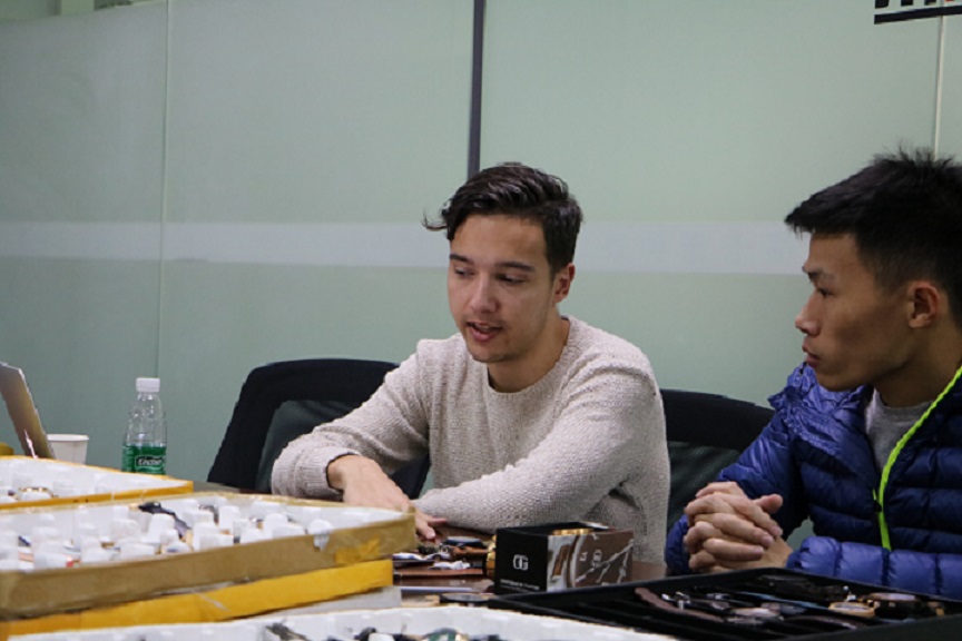 Mechanical wrist watch sample meeting.jpg Mechanical wrist watch sample meeting.jpg