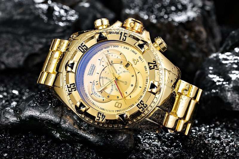 Which is better, a men's quartz watch or a mechanical watch?